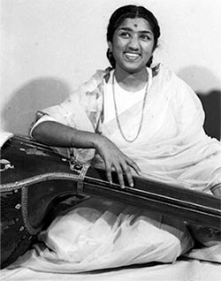 Giant 40 foot Veena installed in Ayodhya : Tribute to Lata Mangeshkar on her birth anniversary.