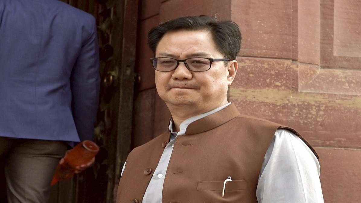 kiran rijiju: को इस वजह से कानून मंत्रालय से धोना पड़ा हाथ ….! जानिए