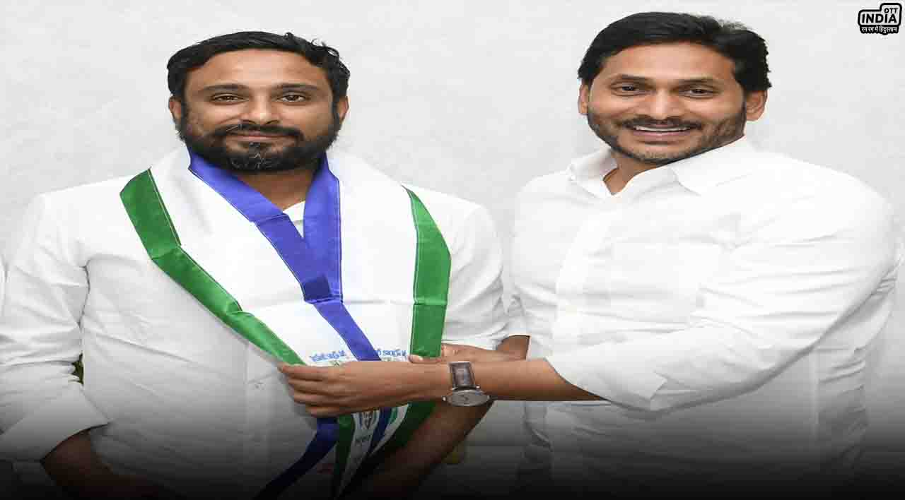 Ambati Rayudu: क्रिकेट के बाद अब राजनीति की पिच पर उतरे अंबाती रायडू, जॉइन की YSR कांग्रेस