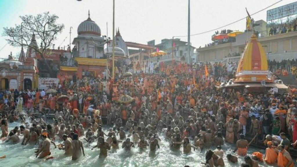 Paush Purnima 2025: इस दिन है नए साल की पहली पूर्णिमा, जानें क्यों है इसका बहुत महत्व?  
