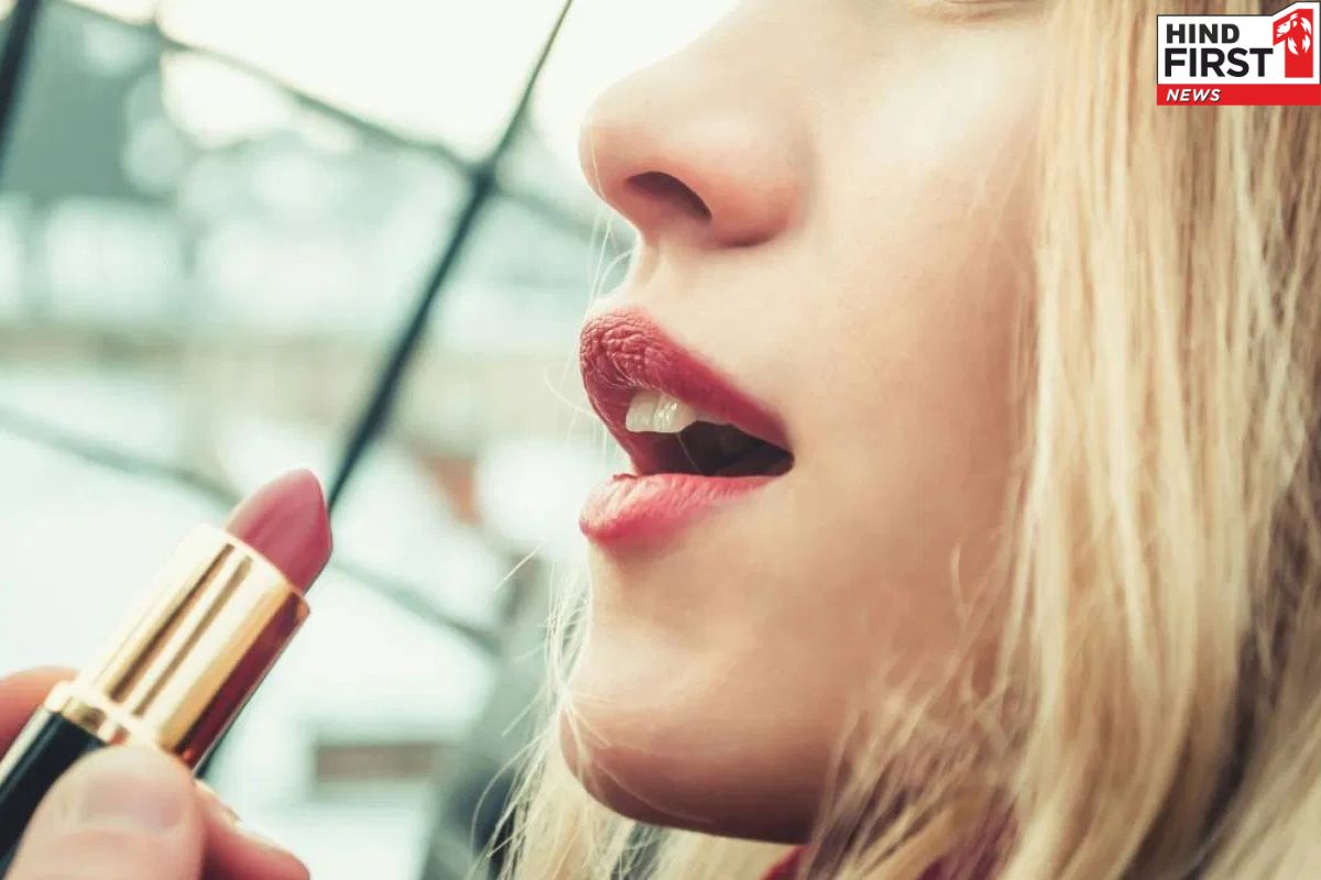 Lipstick Hacks: लिपस्टिक लगाने के लिए फॉलो करें ये टिप्स, मिलेगा एक्ट्रेस जैसा परफेक्ट लुक