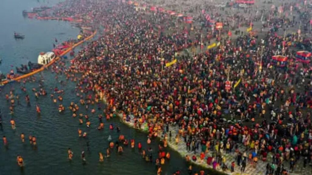 Mahakumbh Travel Tips: परिवार संग महाकुंभ जाने का है प्लान तो इन बातों का रखें विशेष ध्यान
