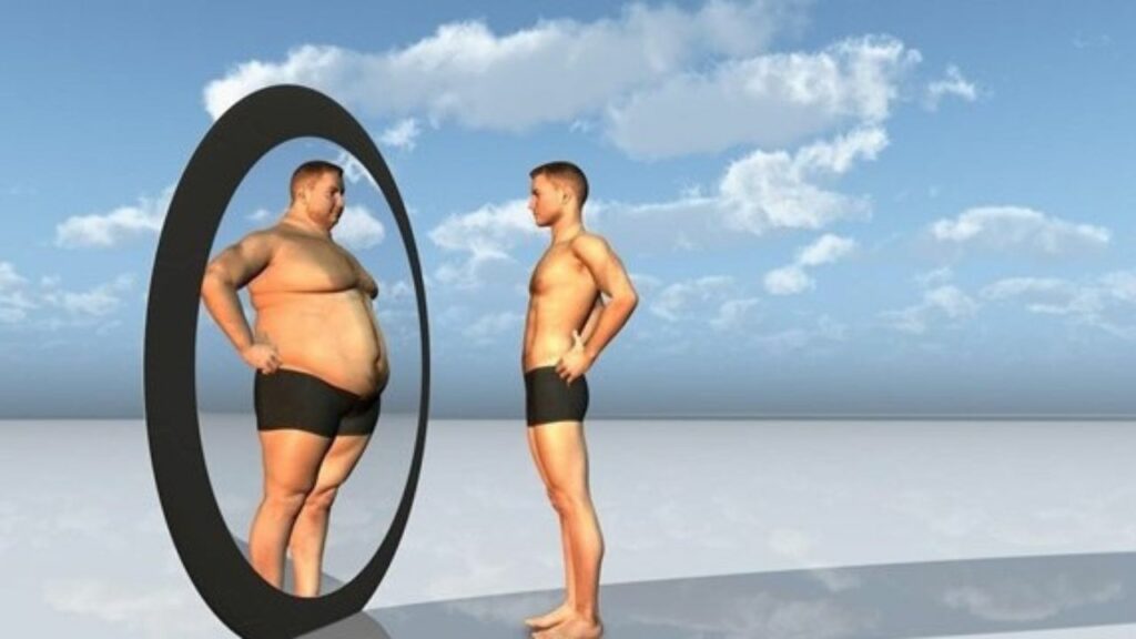 Body Dysmorphia: क्या है बॉडी डिस्मॉर्फिया जिससे करण जौहर हैं पीड़ित, जानिये विस्तार से