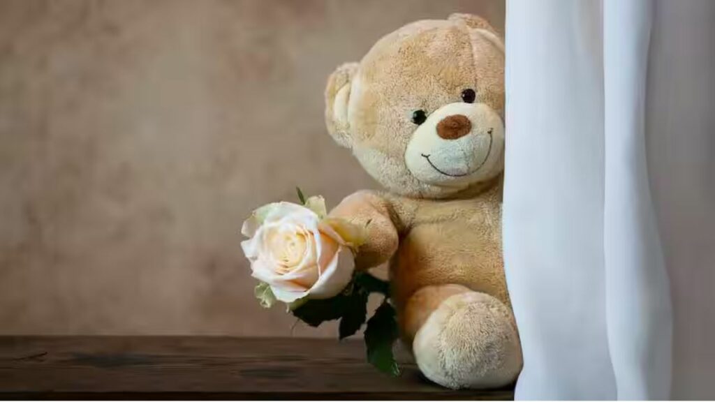 Teddy Day 2025: टेडी डे पर अपनों को भेजें ये स्पेशल मैसेज, बनाएं उनके दिन को ख़ास 