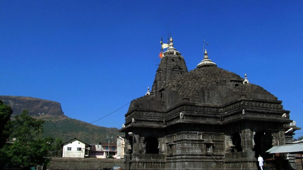 Trimbakeshwar Jyotirlinga: त्र्यंबकेश्वर ज्योतिर्लिंग जहां त्रिदेवों के दर्शन मात्र से पूर्ण होती है हर मनोकामना 